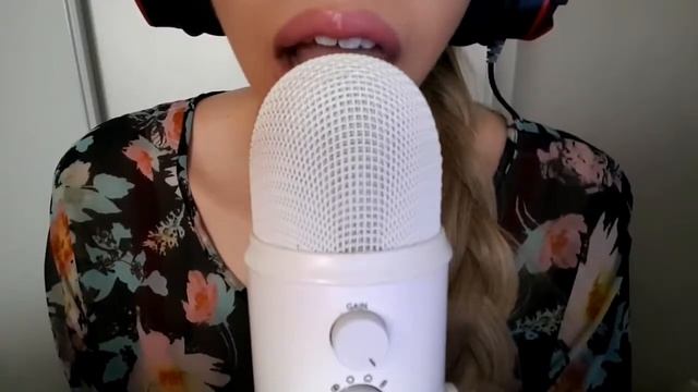 ASMR Sound: Girl Licking Mic...