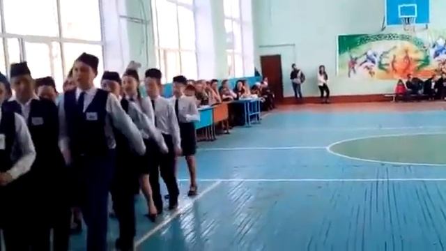 Смотр строя и песни. Школа им. И. П. Шухова. 5 в класс смотреть онлайн