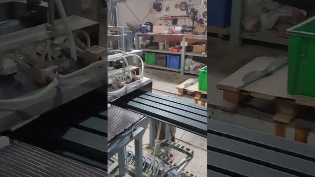 выпуск панели Волл Страйпс