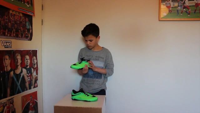 hugovoetbal- unboxing nike hypervenom Phelon Indoor Neo Lime Black neymar jr boots смотреть онлайн