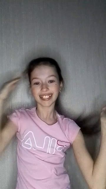 снимаю с сестрёнкой 🩷 смотреть онлайн