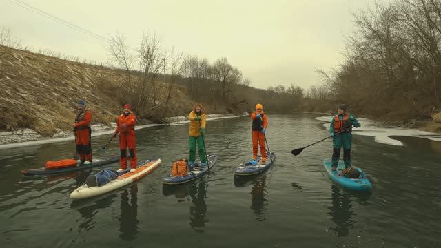 Февральская прогулка на SUP от Берхино вниз по Осетру смотреть онлайн