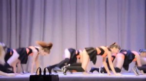 Танец пчелок в школе Оренбурга