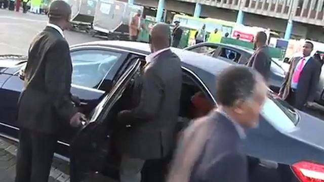 Deputy President William Ruto arrives from Hague: Sees off President Uhuru смотреть онлайн