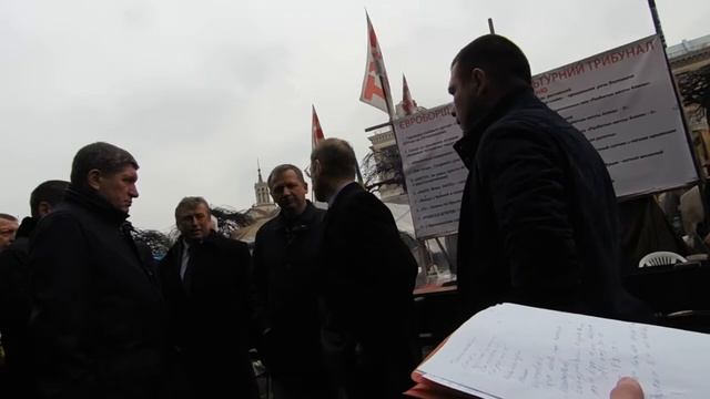 Пресс центр Майдана.Попытка разбора баррикад. Совещание администрации на Майдане 19.03.2014 смотреть онлайн
