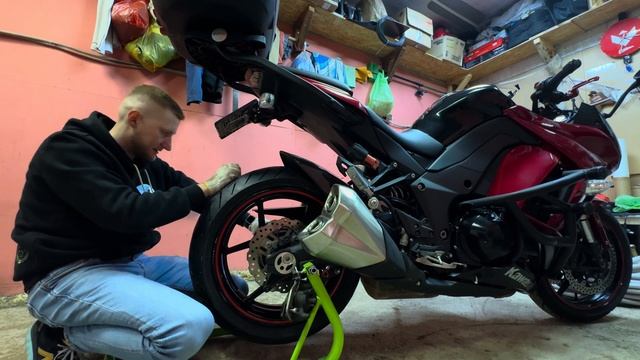 Гаражный блог:. замена покрышек. Как снять и установить колеса на Kawasaki z1000sx. смотреть онлайн