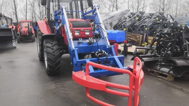 Мтз 952.3 с погрузчиком универсал 800R (контаватель рулонов) смотреть онлайн
