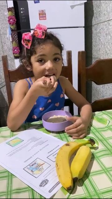 Mingau de aveia e banana (Sophie Charlotte 1ºEI 2022) смотреть онлайн