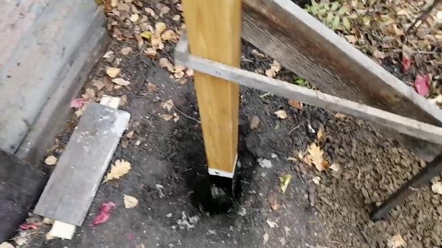 Установка деревянных столбов под забор. смотреть онлайн