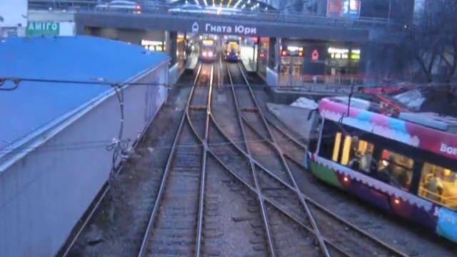 Kyiv "Hnata Yury" Express Tram Stop | Зупинка Швидкісного Трамвая "Гната Юри" у Києві. смотреть онлайн