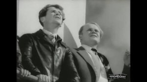 СИЛЬНАЯ ПЕСНЯ О ЛЁТЧИКАХ. МЫ УЧИМ ЛЕТАТЬ САМОЛЁТЫ | ПЕСНИ СССР @kino.meloman