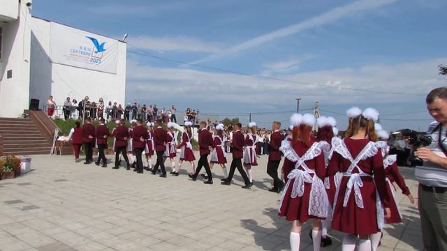 Выход 11 классников на Линейку 1 сентября 2023г. МОУ ИРМО "Оекская СОШ" смотреть онлайн