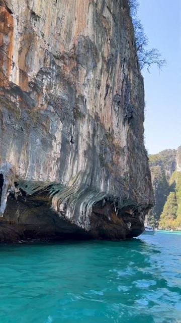 Mesmerizing Pileh Lagoon, Thailand #5starmarinephuket #travel #phukettravel #beach #phukettrip смотреть онлайн