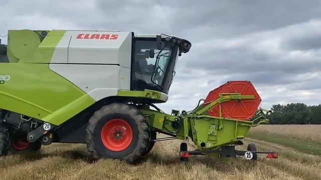 Claas Tucano 320 смотреть онлайн