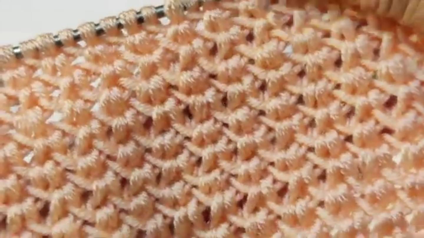 Элегантно и ЛЕГКО! Простой красивый узор спицами! ✨🧶 Свяжет даже новичок! Мастер-класс! смотреть онлайн