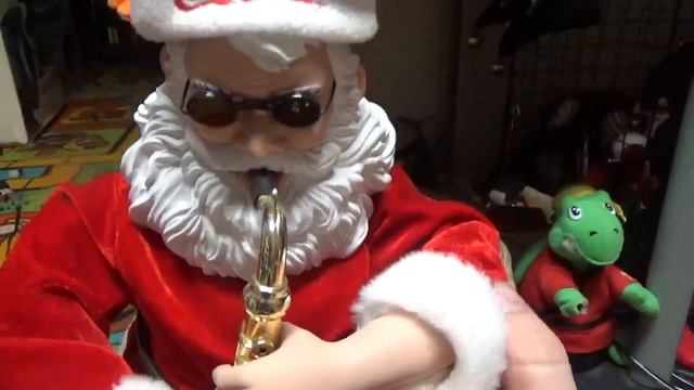Christmas Animated Coca Cola Saxophone Playing Santa смотреть онлайн