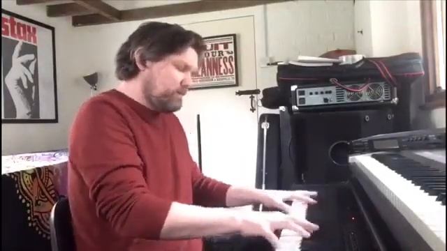 Malcolm Moore performing 'Gemini Dream' смотреть онлайн