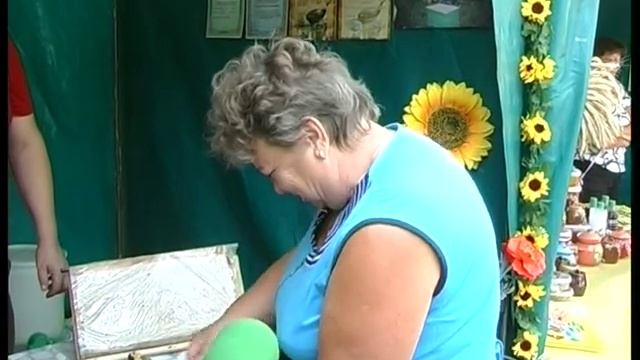 Солодкий ярмарок - у саду Шевченка свято меду смотреть онлайн