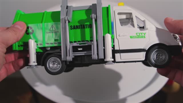 Обзор игрушки мусоровоза | мультик для детей | Обзор игрушки