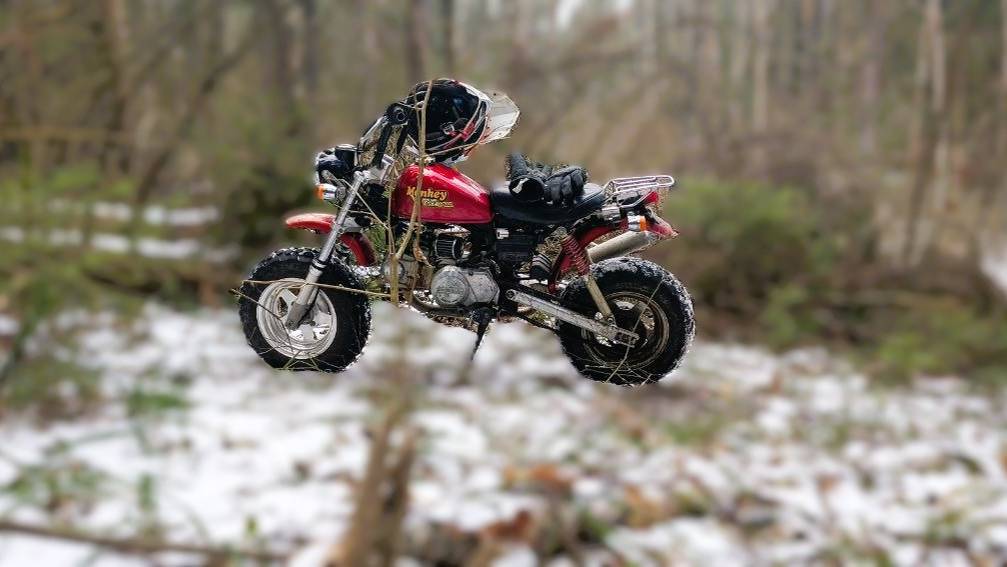 Оригинальная Honda Monkey 1998 года и Holeshot PR300. Ледяной дрифт и овраг