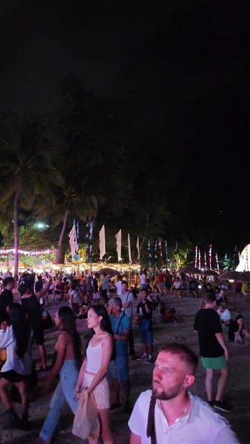 центральный пляж Пхукета музыкальный фестиваль смотреть онлайн