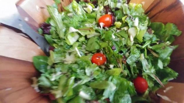 Raw Vegan Dinner Salad Recipe смотреть онлайн