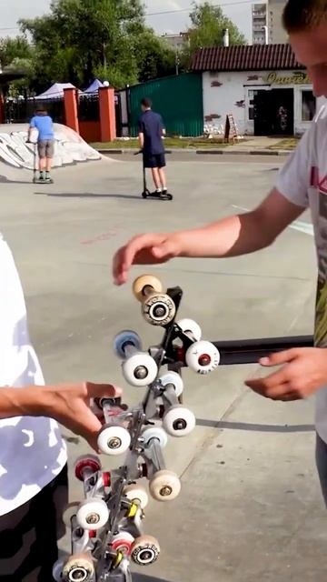 ЭТО СКЕЙТ ГУСЕНИЦА ‼️ #скейт #скейтборд #а4 #shorts #tiktok #рекомендации #рек #тикток #приколы смотреть онлайн