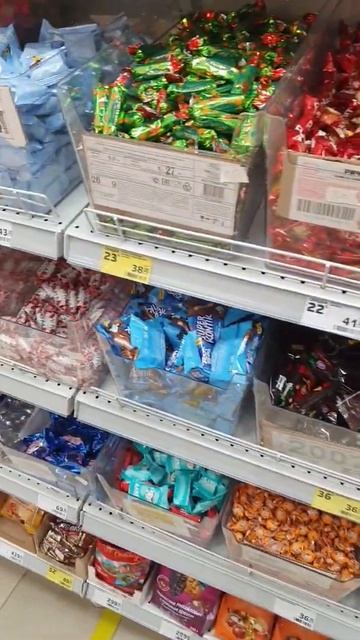 Стоимость конфет в магазине в России. 24 марта 2022 года #shorts смотреть онлайн