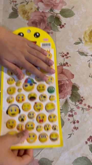 Smile , it makes the world go round #smile #stickers #emotional #emoji #love #happy #cute #asmr #fy смотреть онлайн