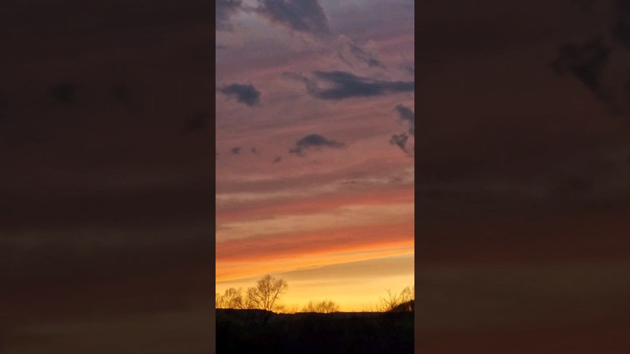 Закат пару дней назад☀️ #изгородавдеревню #домиквдеревне #закатсолнца смотреть онлайн