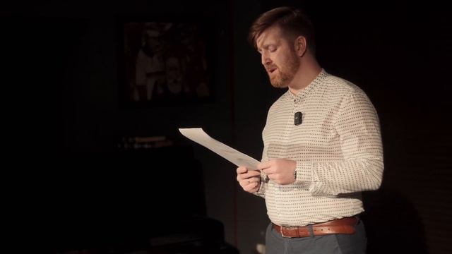 Актёр Александр Рязанов читает текст Марии Тупицыной "Что?" смотреть онлайн