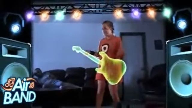 Tara Playing Air Band On Kinect смотреть онлайн