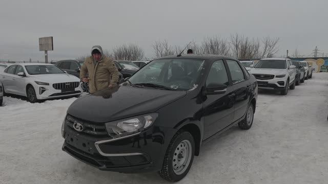 СКОЛЬКО СЕЙЧАС СТОИТ САМАЯ ДОСТУПНАЯ ПУСТЫШКА! Взяли самую простую новую LADA GRANTA 2024 CLASSIC смотреть онлайн