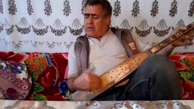 На пандуре играет Магомедали Ариев из села Маков, Закаталы _ Magomedali Arıyev : Maqov, Zaqatala .. смотреть онлайн