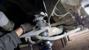 Как поменять сайлентблоки подрамника не снимая его. Ауди С4