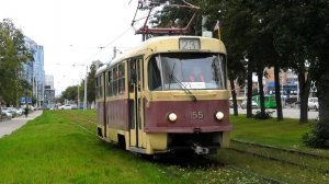 Трамвай Екатеринбурга Tatra T3SU борт. №155 маршрут 23 следует по улице Челюскинцев