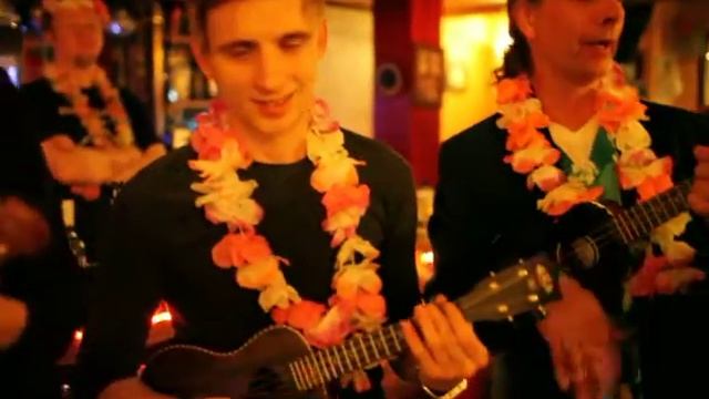 De Grote Ukulele Kerst Sing-a-Long - In da Jungle смотреть онлайн