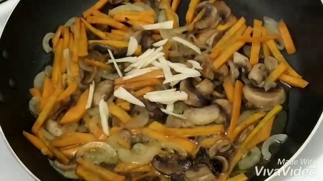 معكرونة بالخضار على الطريقة الصينية 😋 لعشاء خفيف وسريع /спагетти по китайски / Chinese noodles смотреть онлайн