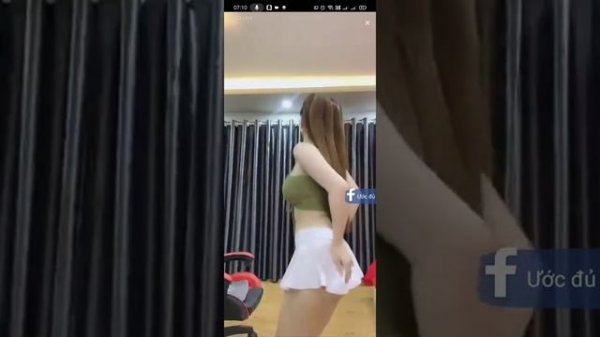 18+ Bigo pretty viet in mini skirt