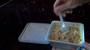 Роллтон лапша на домашнем бульоне с курицей (ем второй раз)