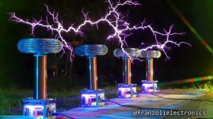 музыка из Спанч Боб на катушках Тесла.