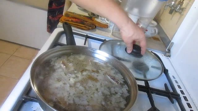 ГОВЯЖЬИ РЁБРА С КАРТОФЕЛЕМ – это очень вкусное и сытное блюдо. Тушу мясо с картофелем смотреть онлайн