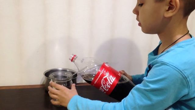 Желейный медведь из Coca-Cola.1ч. смотреть онлайн