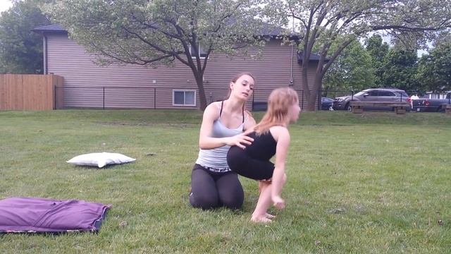 Teaching 6 yr old how to back handspring смотреть онлайн