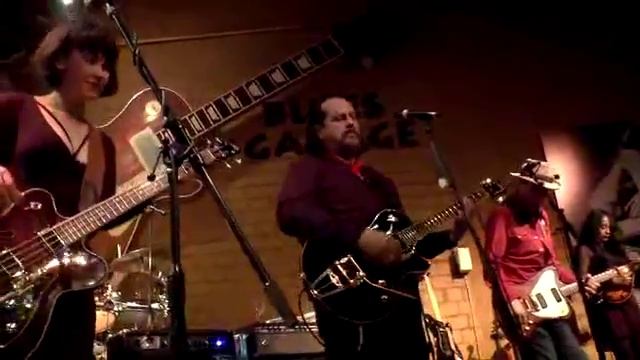 tito and tarantula - angry cockroaches - blues garage - 20150412 смотреть онлайн