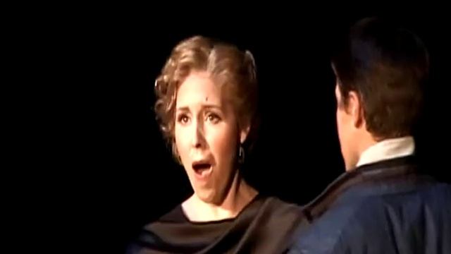 Soprano Chloé Olivia Moore sings Donna Anna смотреть онлайн