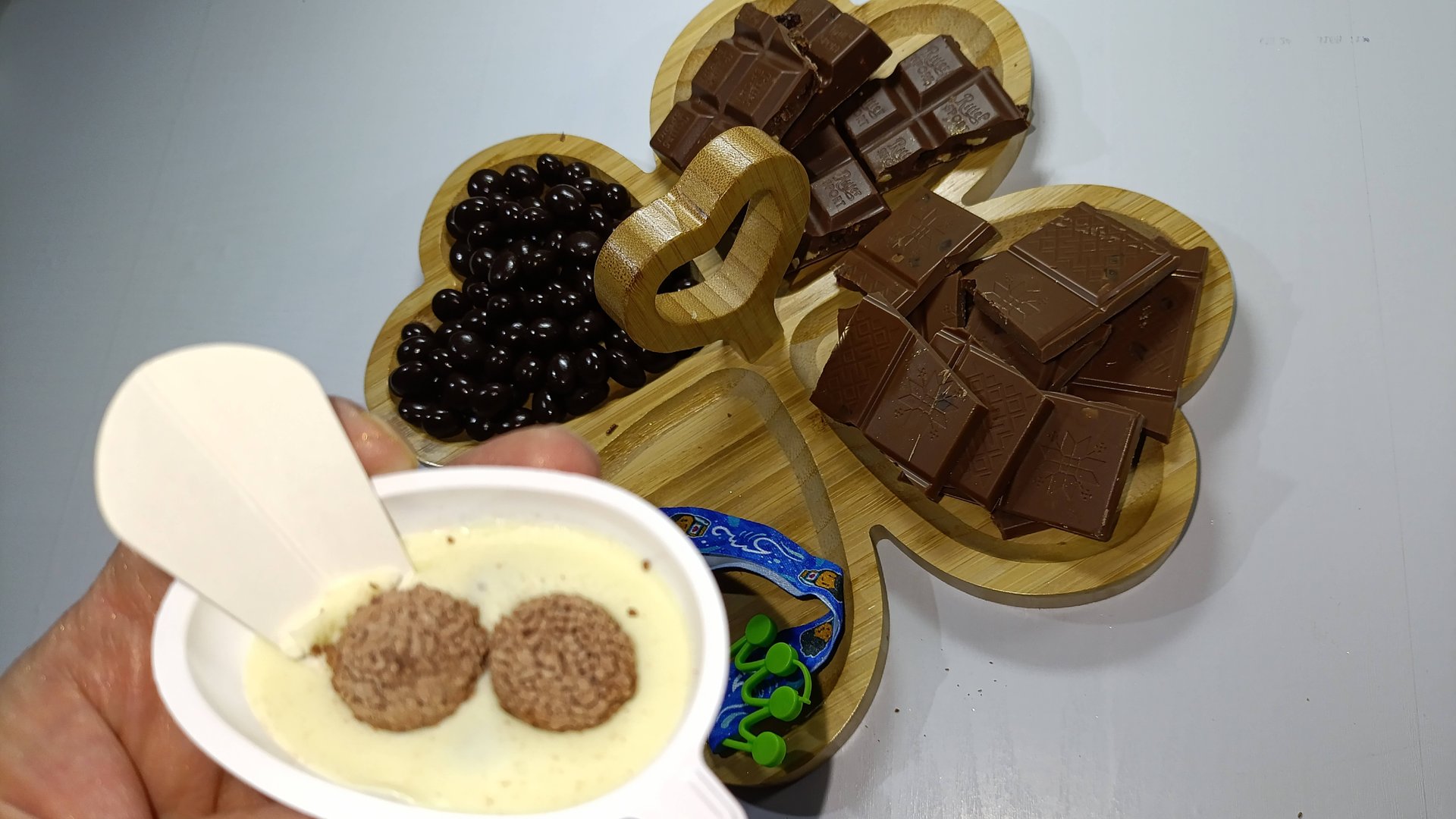 АСМР Шоколадный🍰🍩🍭 распаковка и раскладывание шоколада и конфет для вашего удовольствия 🤗 смотреть онлайн