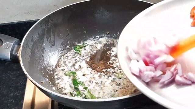 कच्च्या केळीची भाजी | Kaccha kelichi bhaji | कच्चे केले की सब्जी | kacche Kele ki sukhi sabji смотреть онлайн