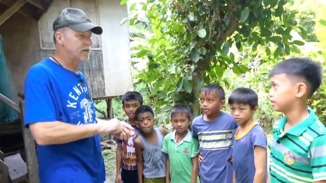 Santander Philippines is not PANGIT. Picking up trash with the kids and we had fun смотреть онлайн