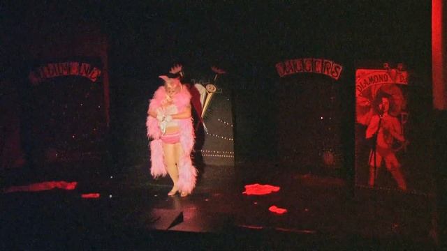 TXS 165 FEMME BURLESQUE 1 смотреть онлайн